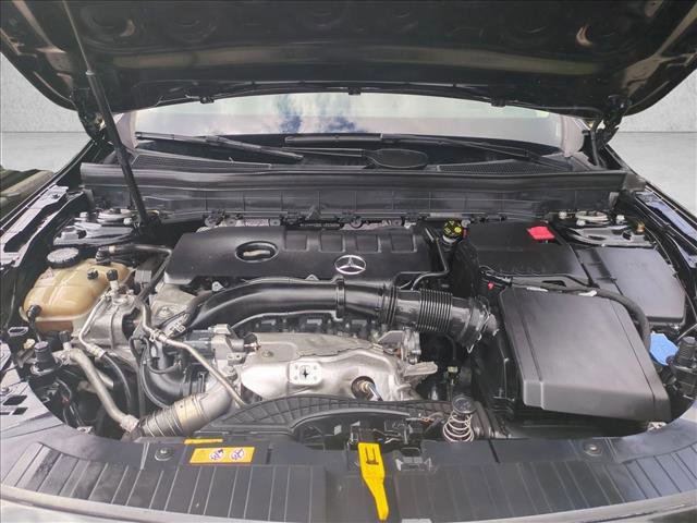 Used 2020 Mercedes-Benz GLB 250 w/ Premium Package image 25
