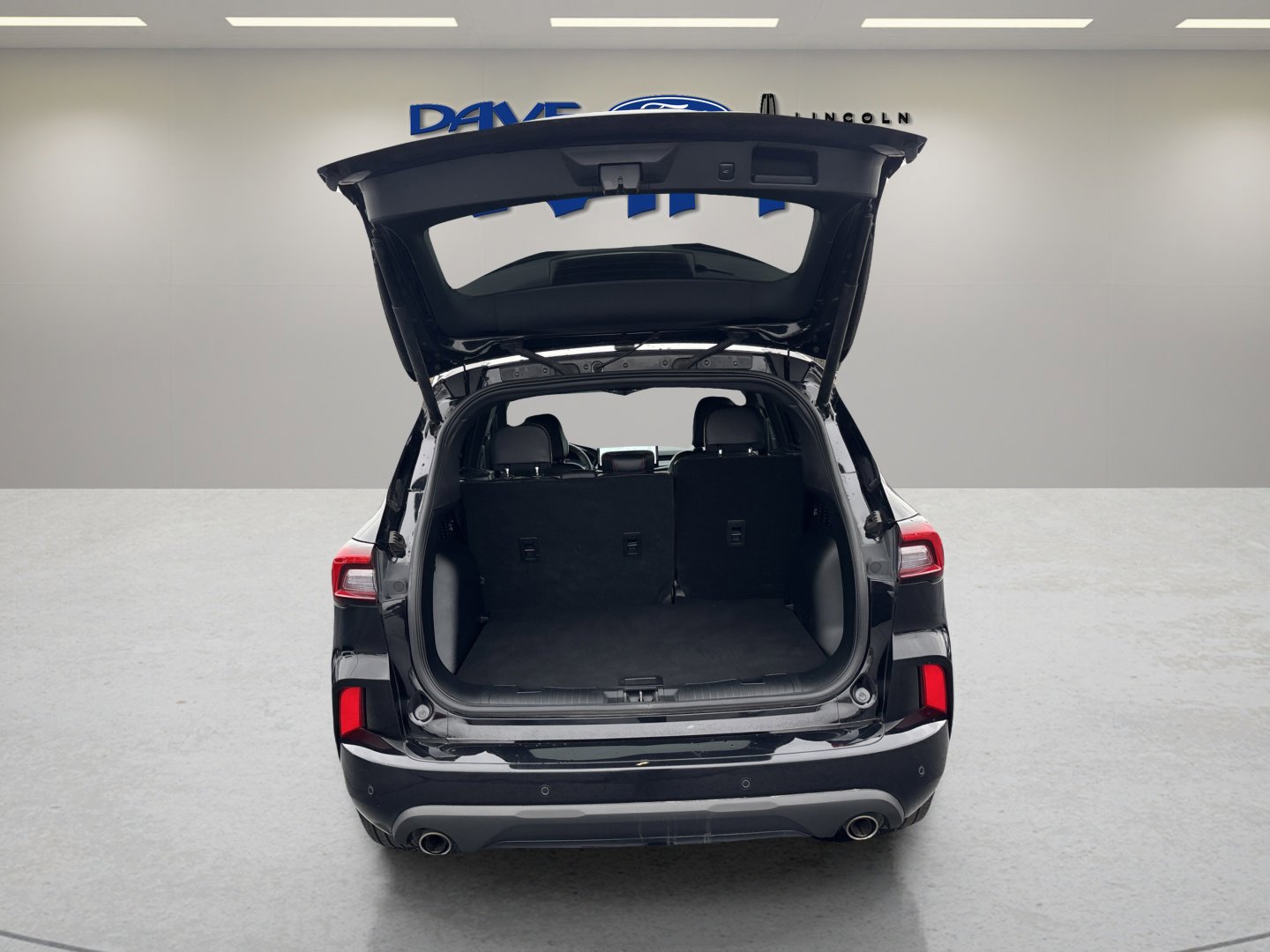 Used 2024 Ford Escape ST-Line Select w/ Tech Pack #2 image 16