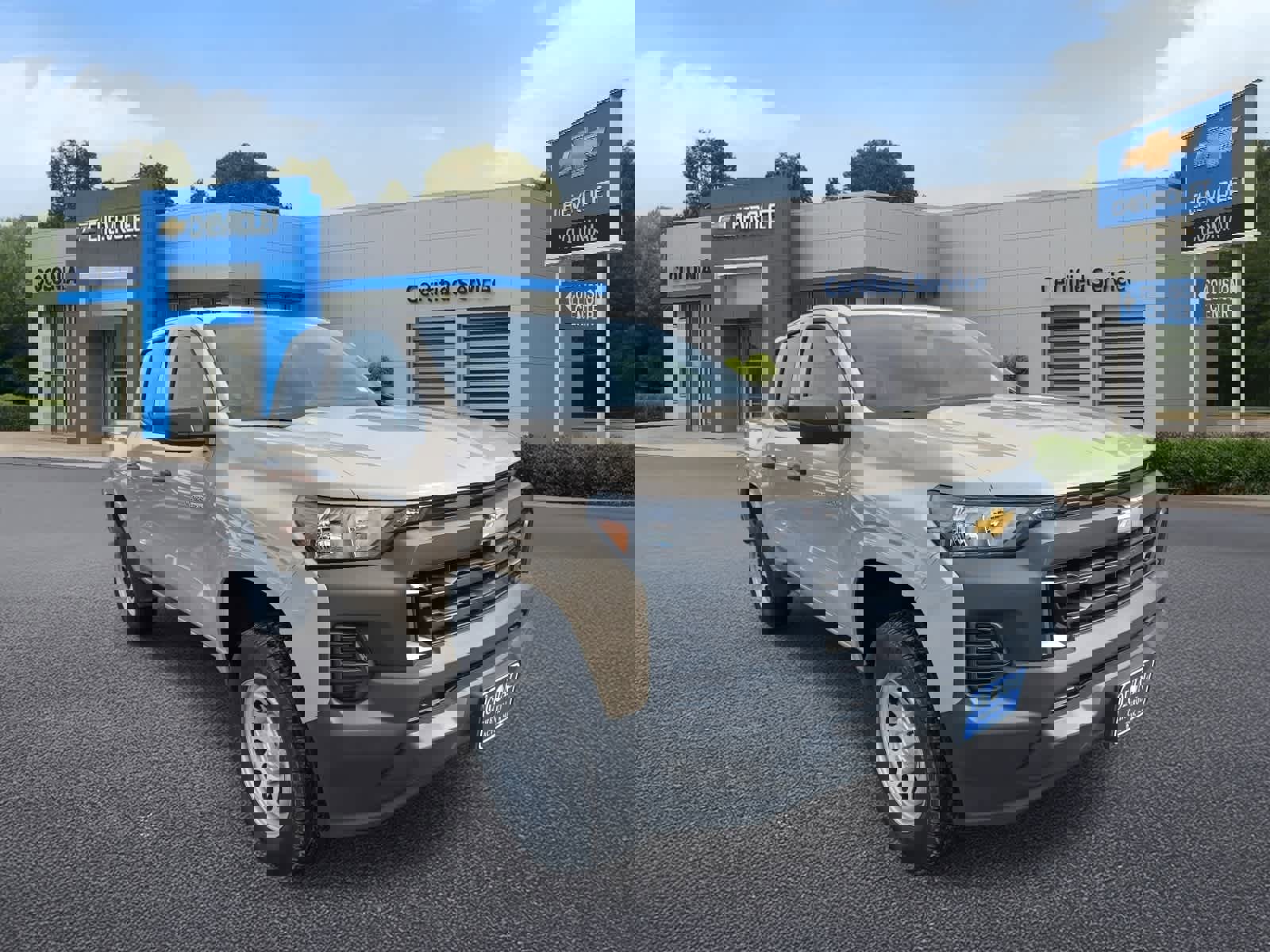 Used 2024 Chevrolet Colorado W/T image 2