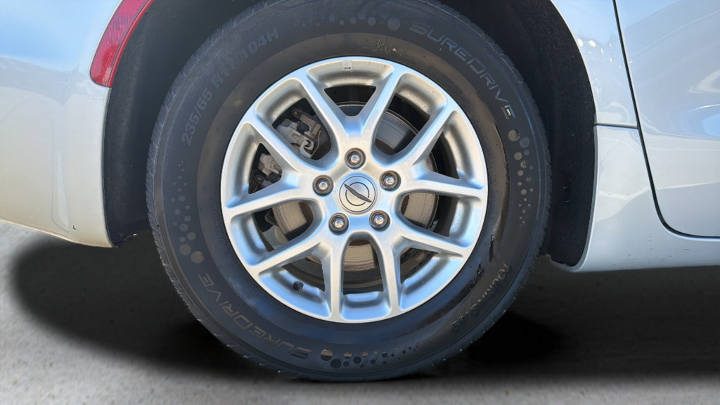 Used 2024 Chrysler Pacifica Touring-L FWD image 8