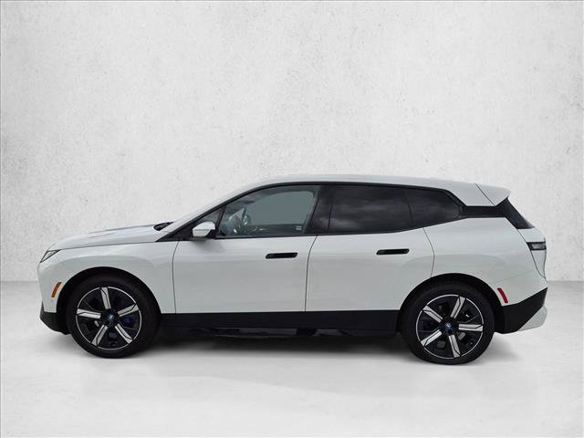 Used 2024 BMW iX xDrive50 w/ Premium Package AWD/4WD image 9