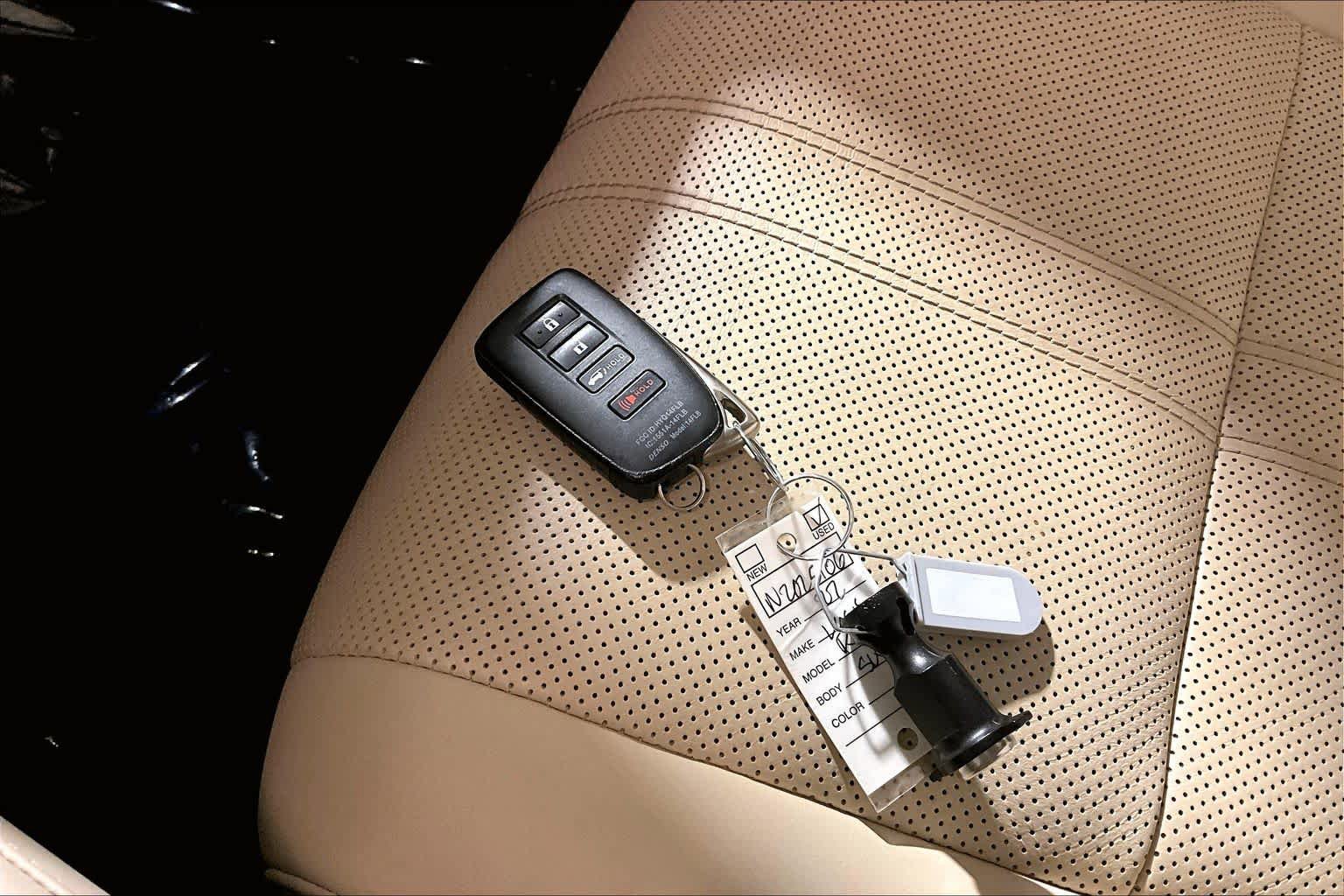 Used 2022 Lexus RX 450hL Luxury w/ Cold Area Package (CT) image 25