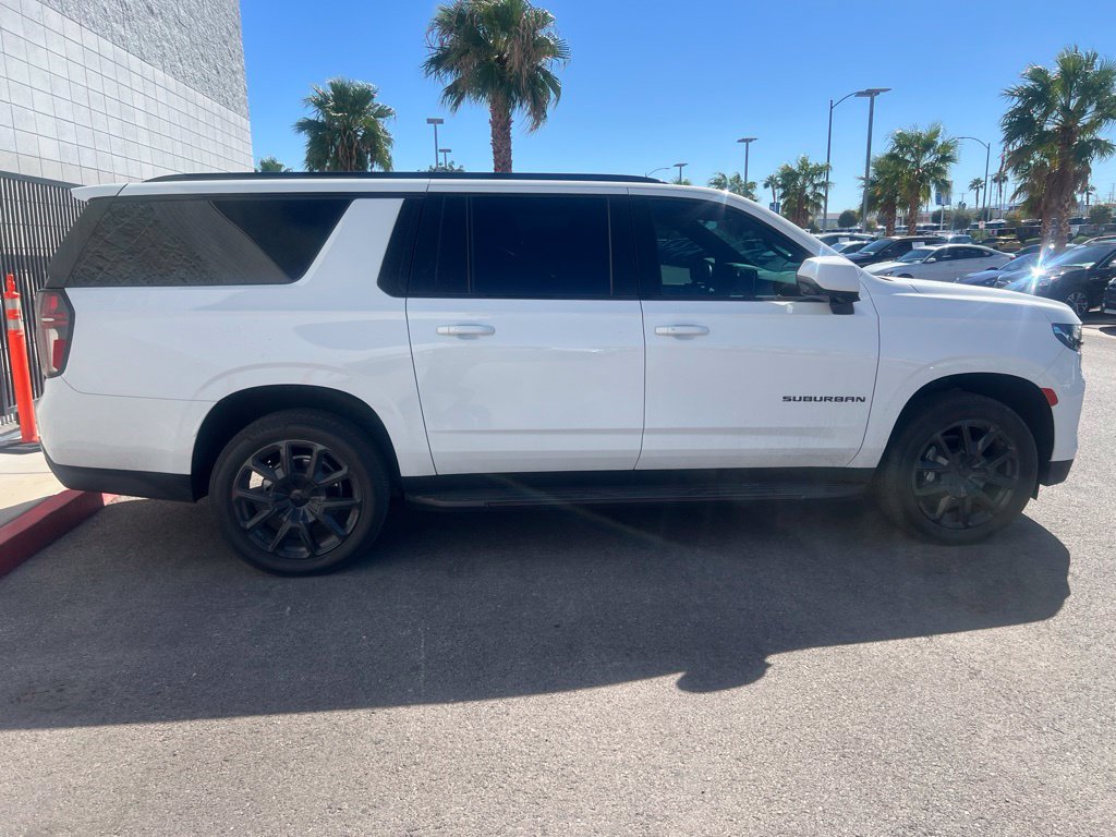 Used 2024 Chevrolet Suburban RST w/ Luxury Package AWD/4WD image 7