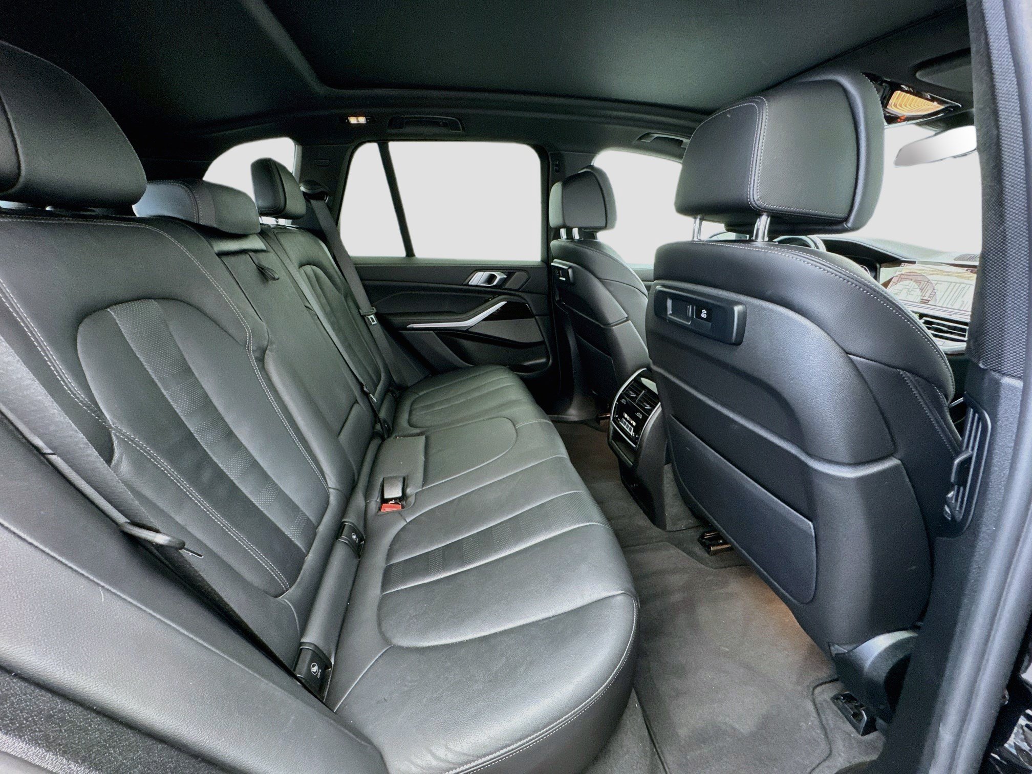 Used 2021 BMW X5 M50i w/ Premium Package AWD/4WD image 19