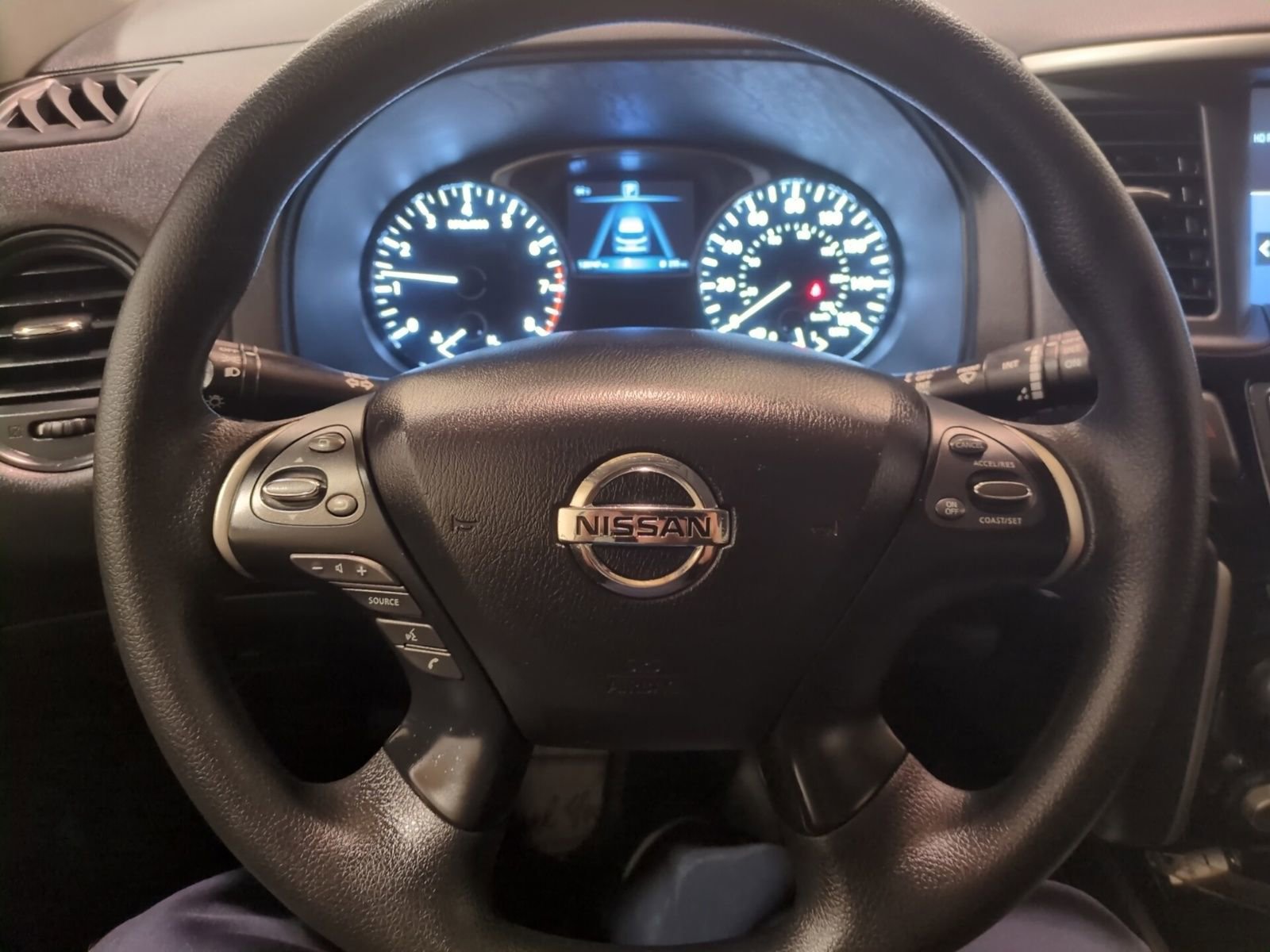 Used 2020 Nissan Pathfinder S FWD image 18