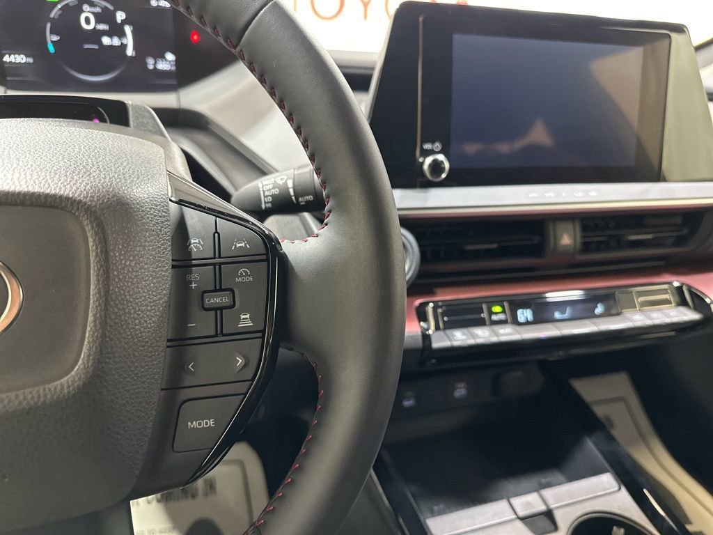 Used 2025 Toyota Prius Plug-In Hybrid image 30