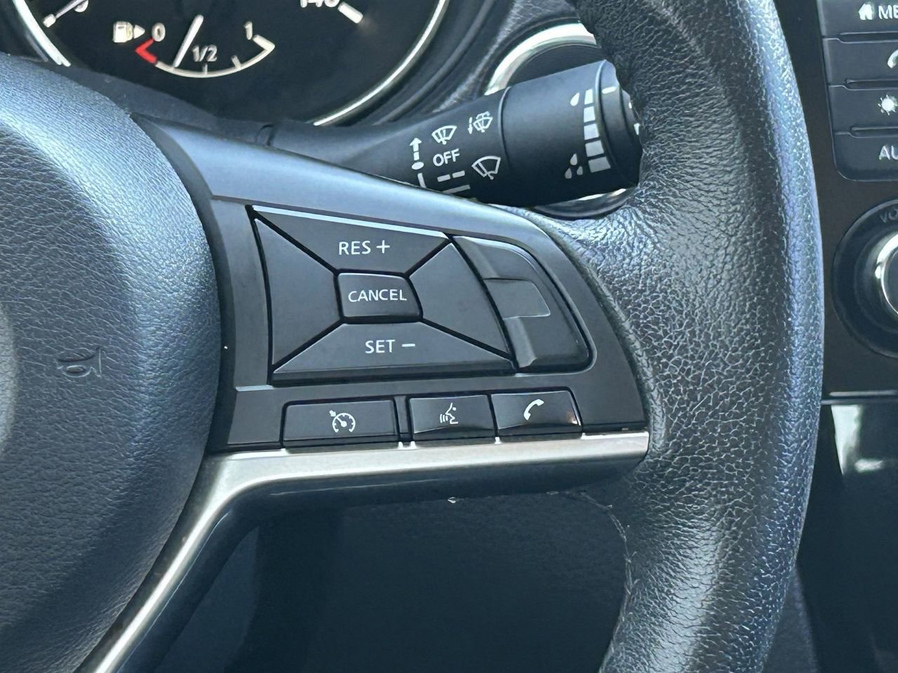 Certified 2019 Nissan Rogue SV image 27