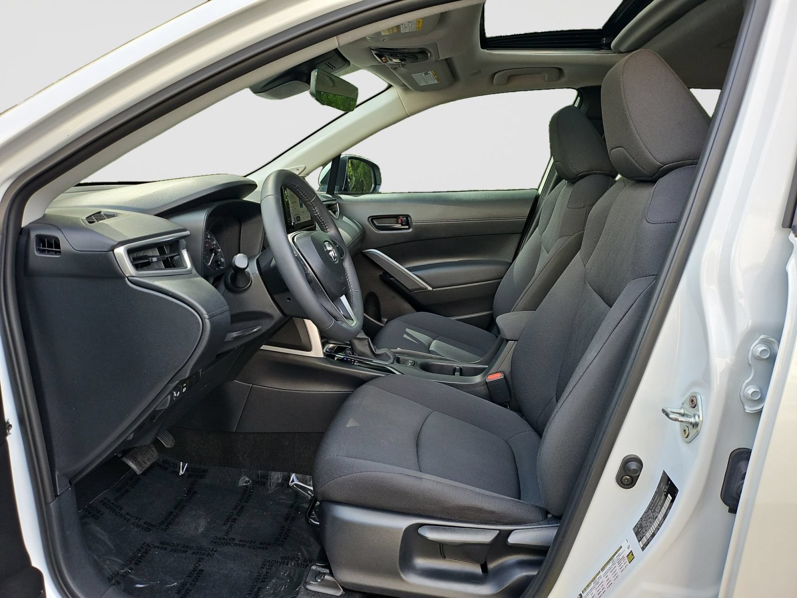 Used 2024 Toyota Corolla Cross LE w/ Moonroof Package FWD image 23