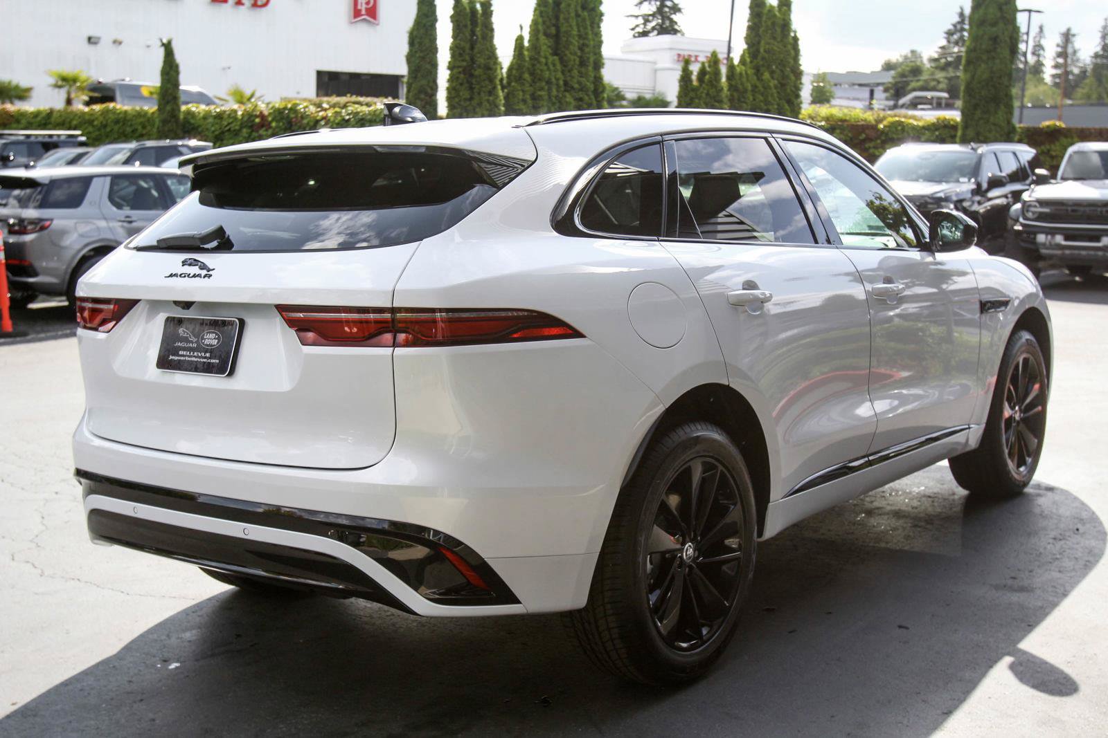 New 2025 Jaguar F-PACE R-Dynamic S AWD/4WD image 8