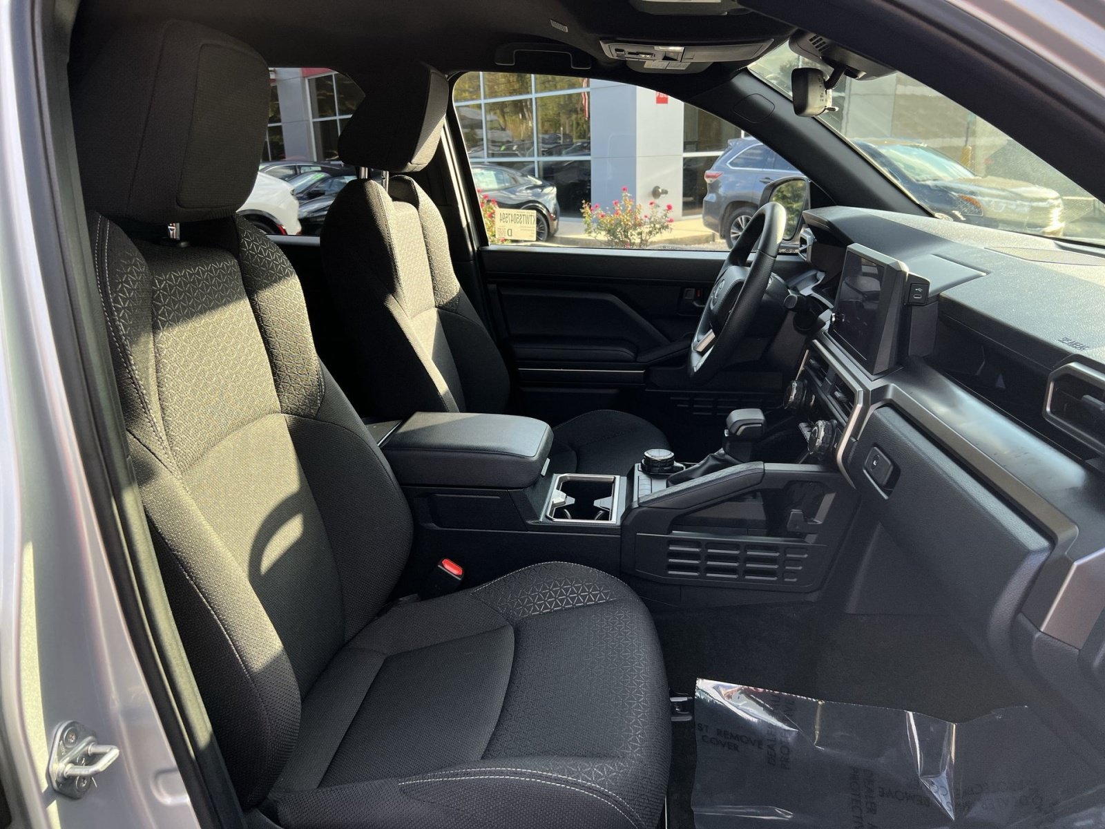 Used 2025 Toyota 4Runner SR5 AWD/4WD image 25