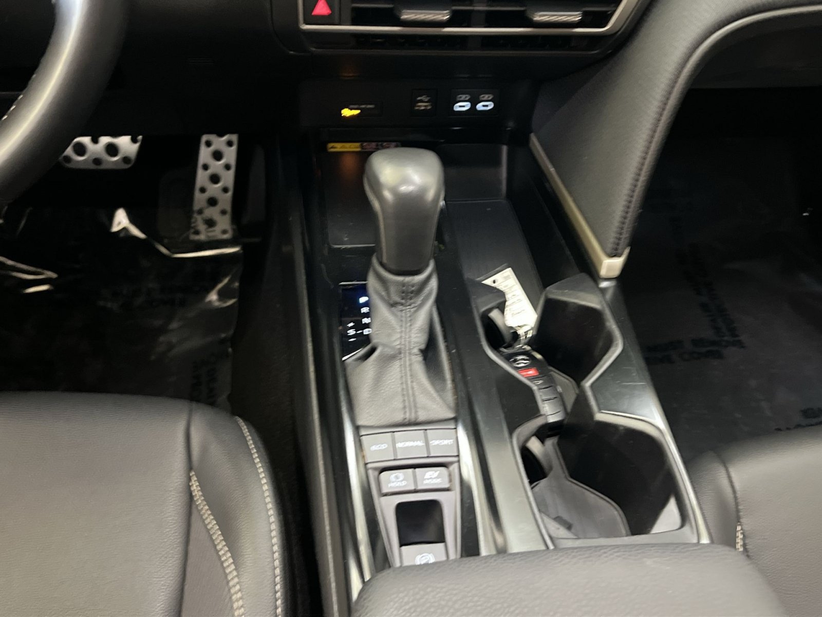 Used 2025 Toyota Camry SE FWD image 21