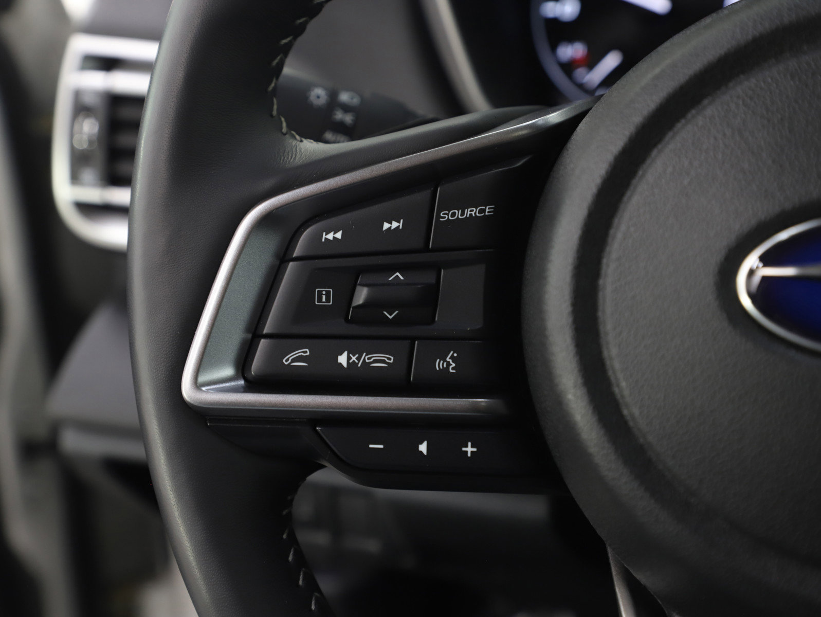 Used 2025 Subaru Outback Touring w/ Tech Package 3 image 26