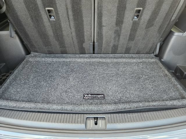 Used 2025 Volkswagen Atlas Peak Edition SE AWD/4WD image 29