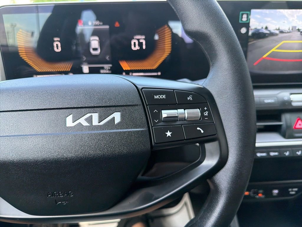 Used 2025 Kia K4 FWD image 33