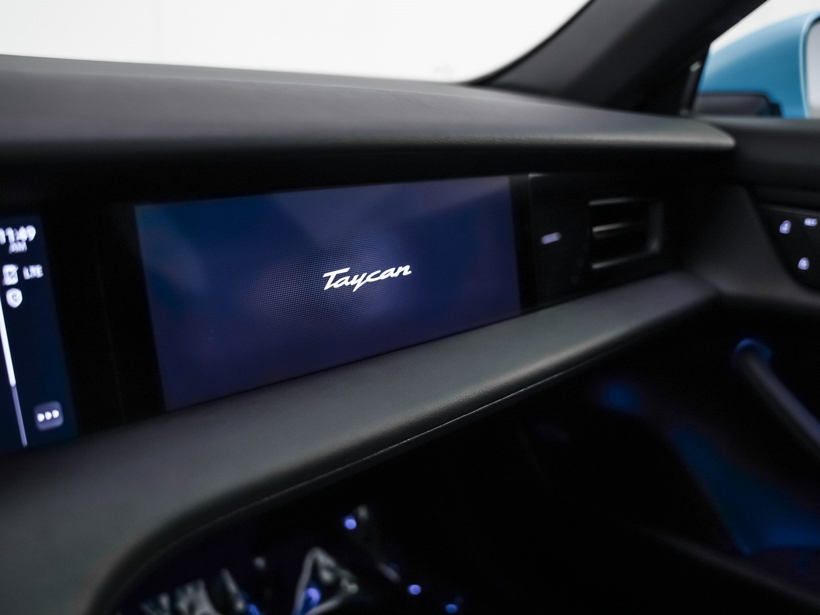 Used 2024 Porsche Taycan 4 Cross Turismo image 24