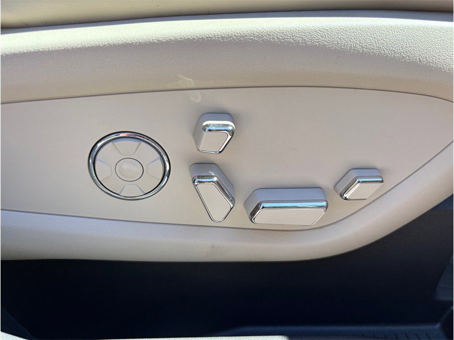 Used 2018 Lincoln MKX Reserve w/ Driver Assistance Package image 47