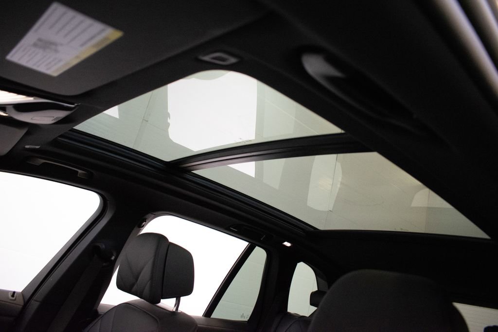 Certified 2026 BMW X5 xDrive40i w/ Climate Comfort Package image 22