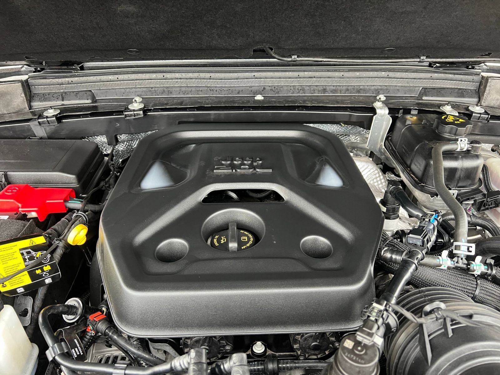 Used 2025 Jeep Wrangler Sport S image 32