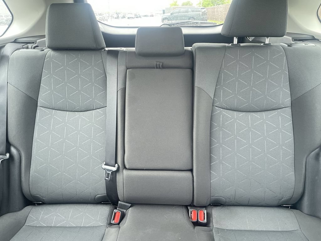Used 2025 Toyota RAV4 XLE FWD image 33