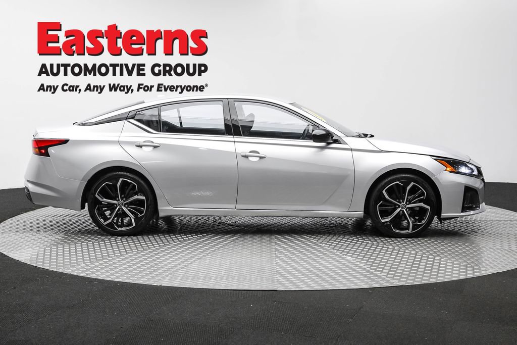 Used 2024 Nissan Altima 2.5 SR image 4