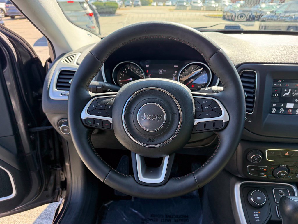 Used 2019 Jeep Compass Latitude w/ Popular Equipment Group AWD/4WD image 12