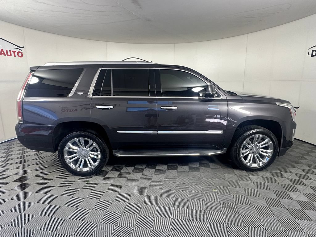 Used 2018 Cadillac Escalade Luxury w/ LPO, Radiant Package AWD/4WD image 11