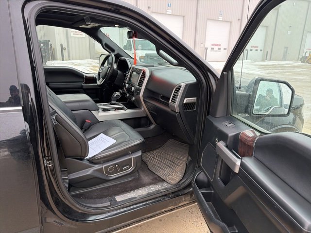 Used 2016 Ford F150 Platinum w/ Equipment Group 701A Luxury image 7