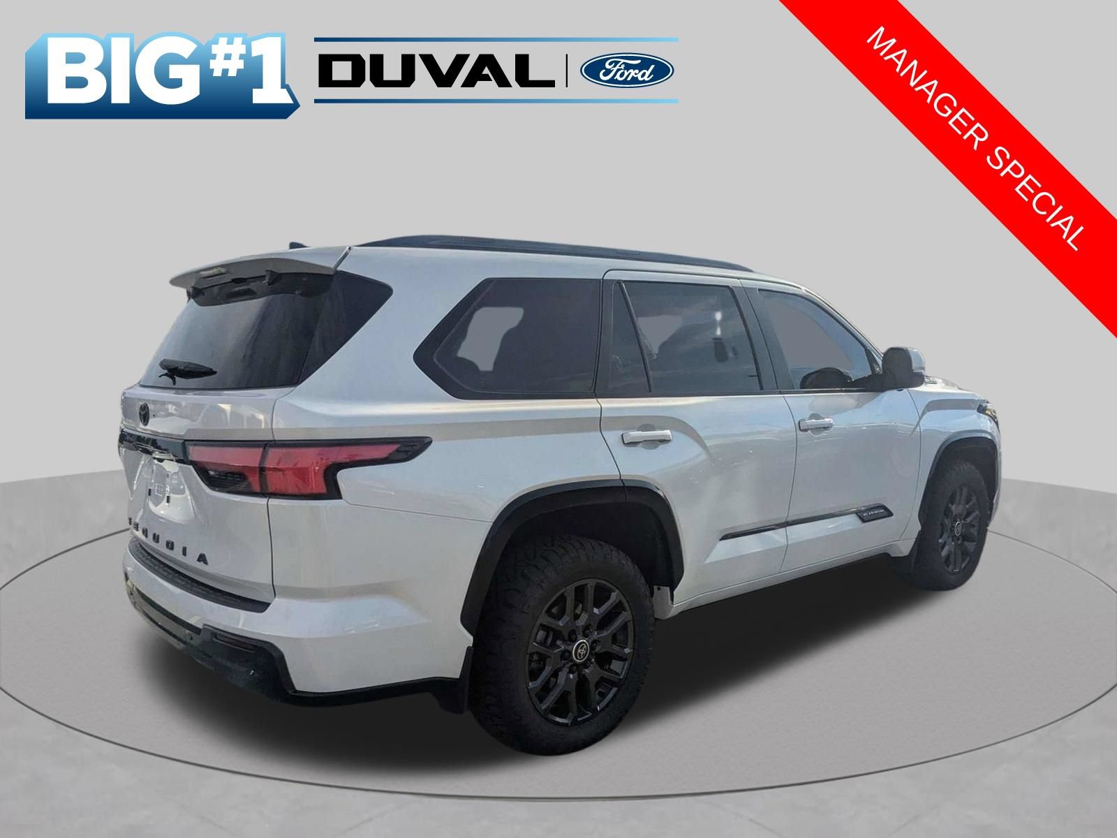 Used 2024 Toyota Sequoia Platinum AWD/4WD image 4