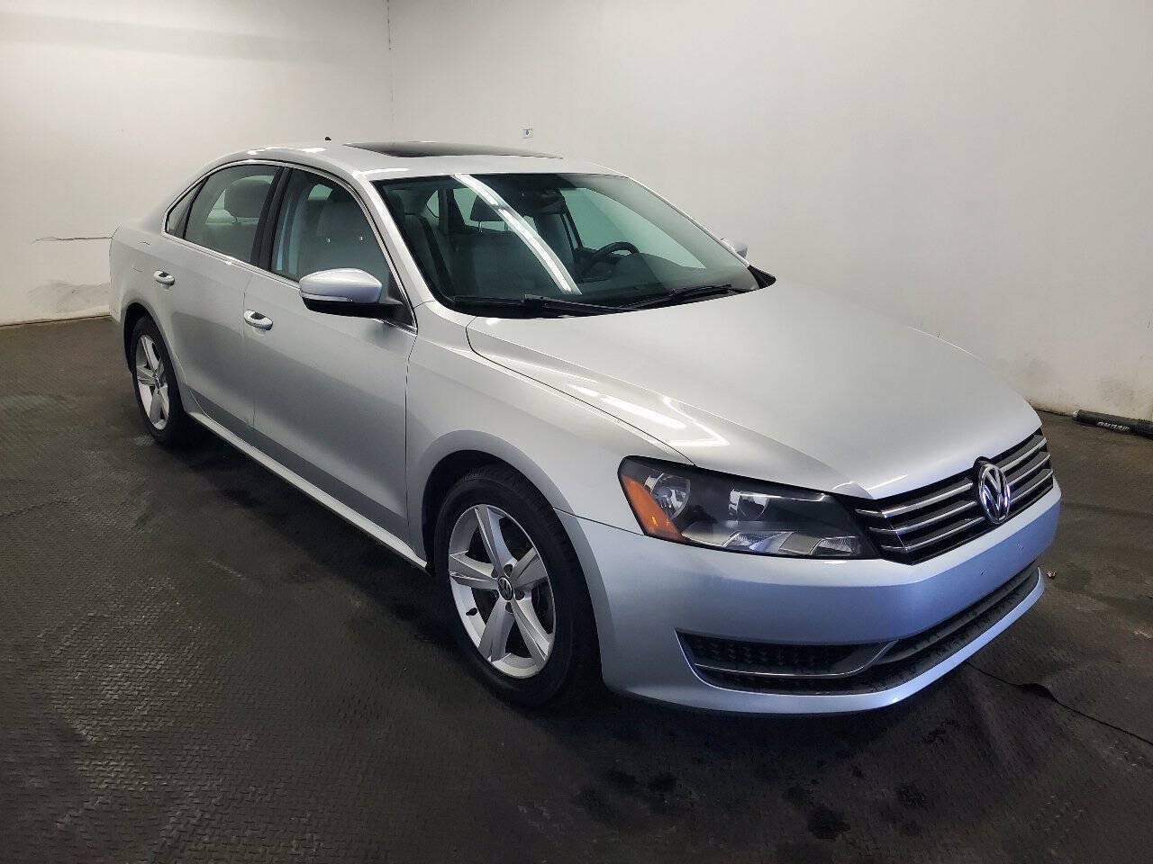 Used 2013 Volkswagen Passat 2.5 SE FWD image 3