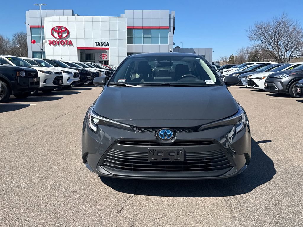 Used 2024 Toyota Corolla LE image 2