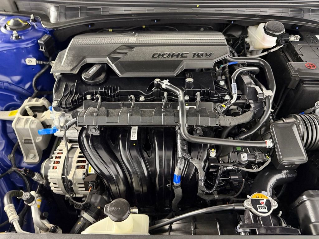 Used 2025 Hyundai Elantra Sport image 33