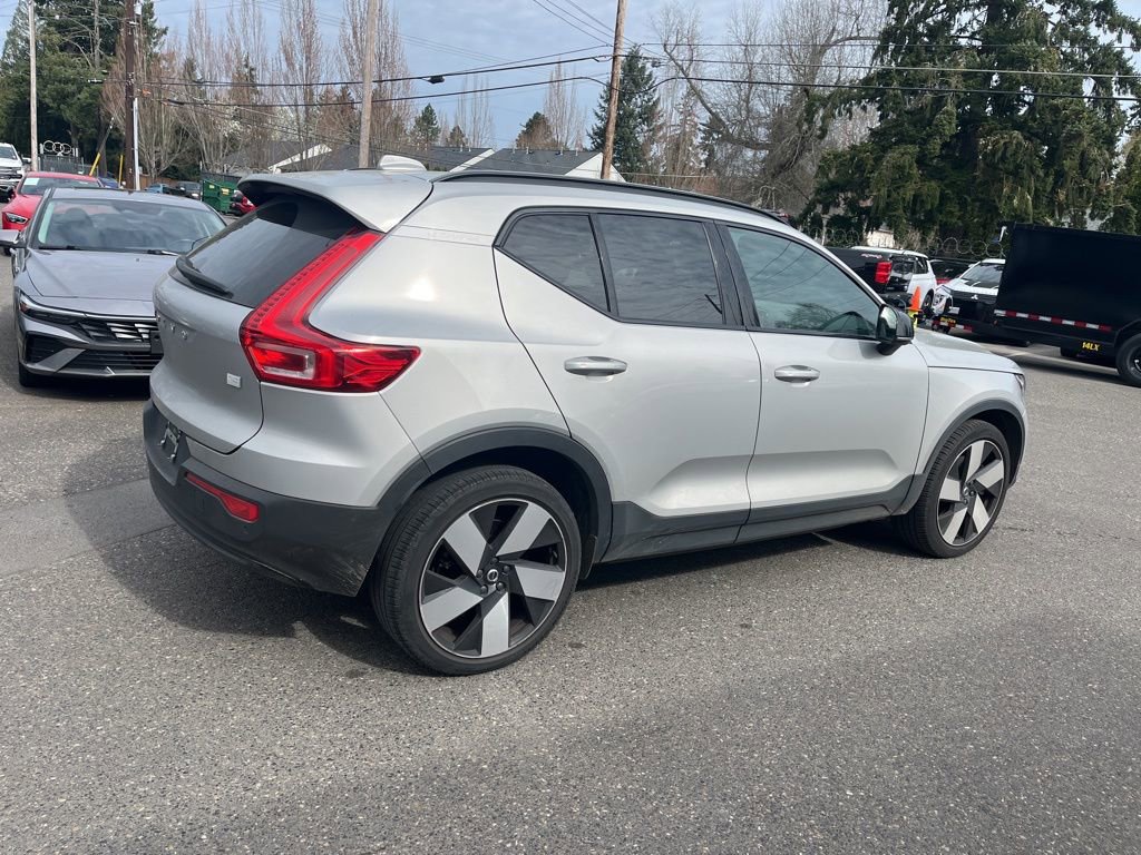 Used 2023 Volvo XC40 Recharge Ultimate image 7