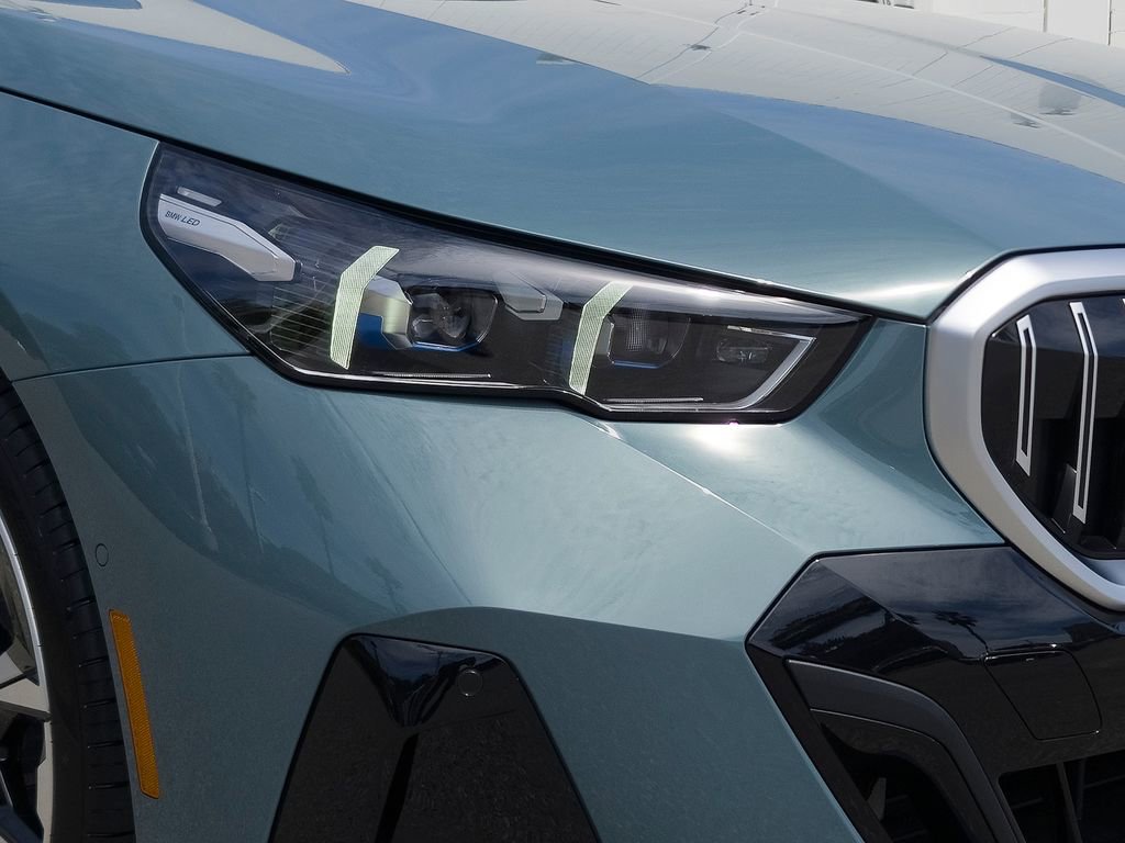 New 2026 BMW 550e xDrive image 5