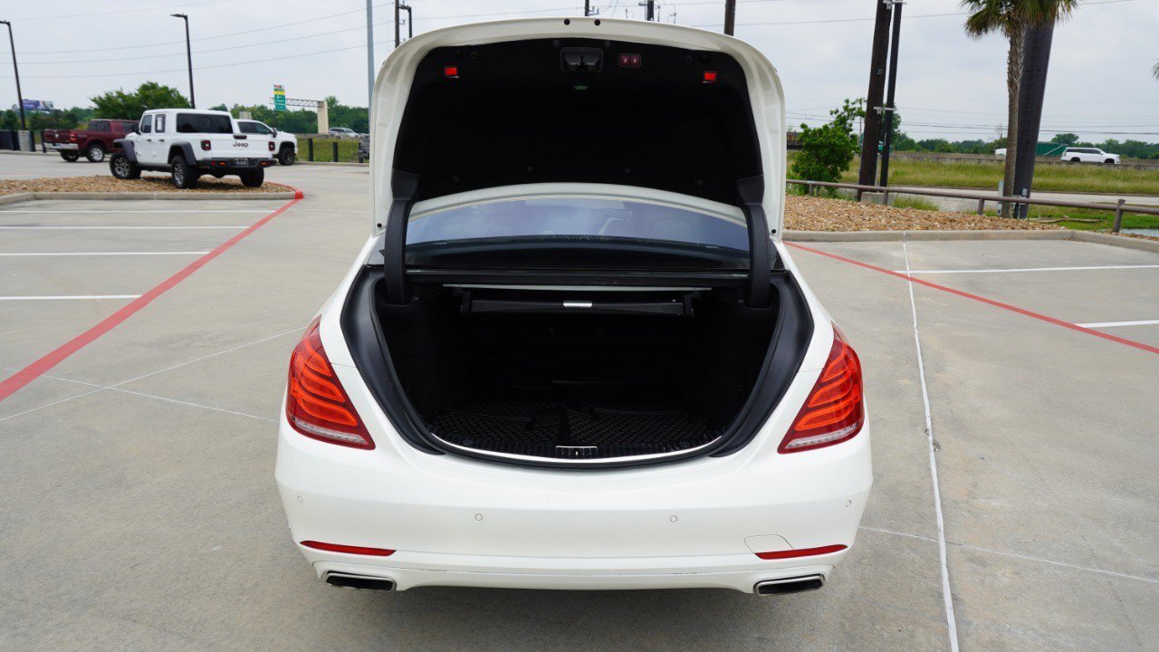 Used 2017 Mercedes-Benz S 550 Sedan image 38