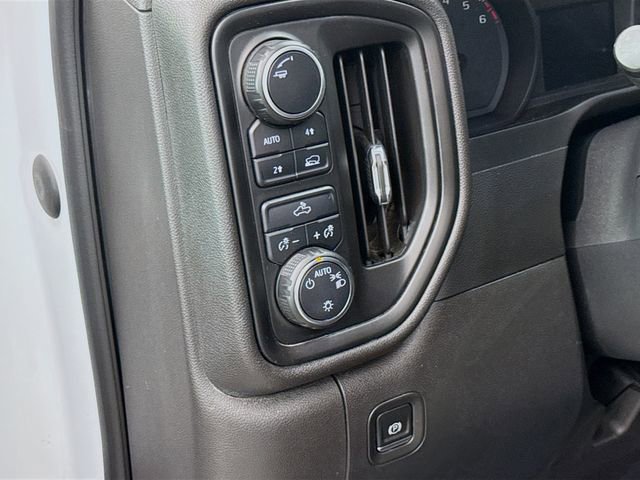 Used 2020 Chevrolet Silverado 1500 Custom w/ Custom Value Package image 12