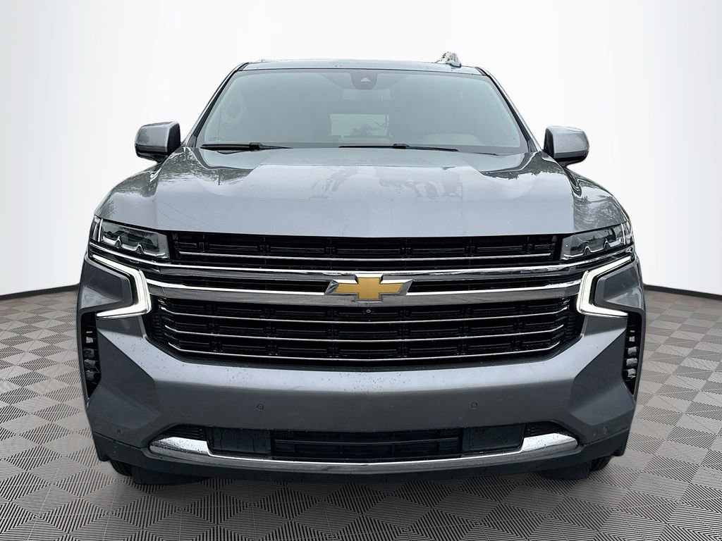 Used 2022 Chevrolet Suburban LT w/ Luxury Package image 2