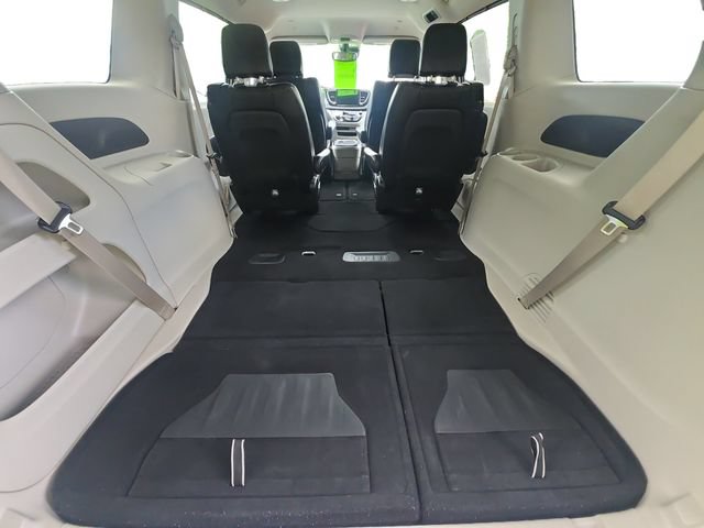 Used 2024 Chrysler Pacifica Touring-L FWD image 13