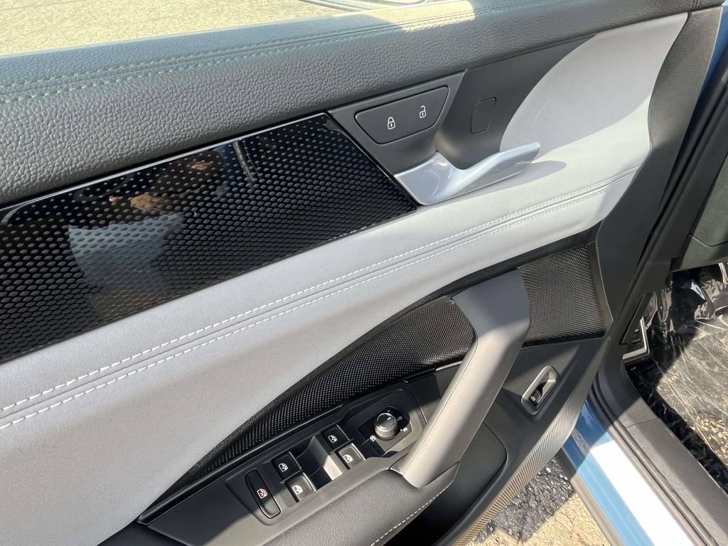 New 2026 Volkswagen Tiguan SE R-Line AWD/4WD image 13