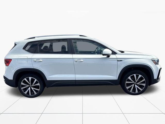 Used 2024 Volkswagen Taos SE FWD image 7