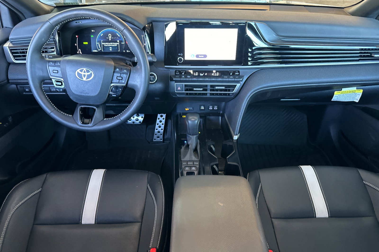 Used 2025 Toyota Camry SE w/ Convenience Package FWD image 13