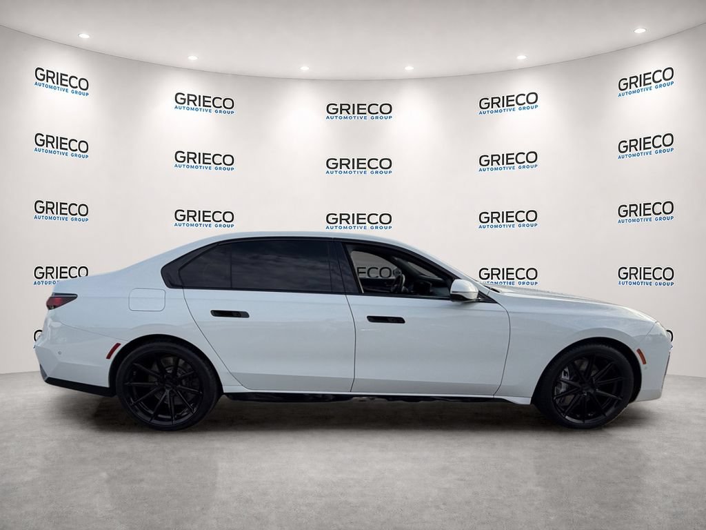 Used 2023 BMW 760i xDrive AWD/4WD image 8