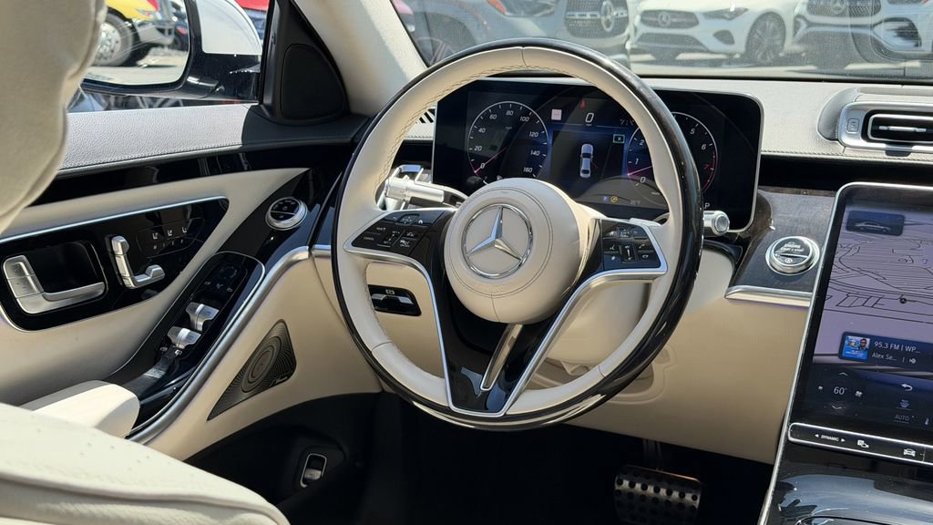Used 2023 Mercedes-Benz S 500 4MATIC image 3