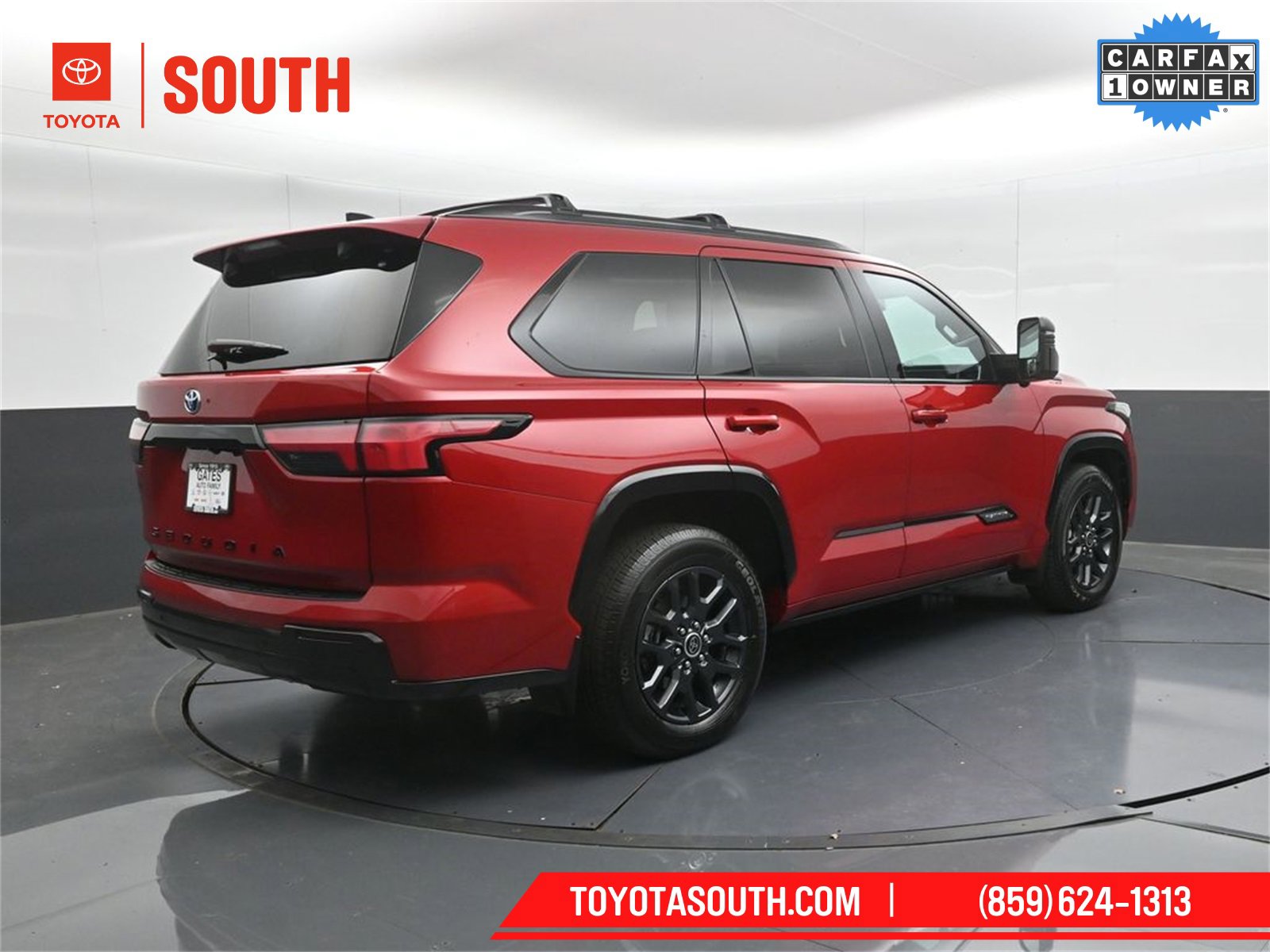 Used 2023 Toyota Sequoia Platinum image 2