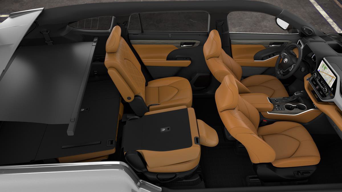 New 2026 Toyota Highlander Platinum image 4