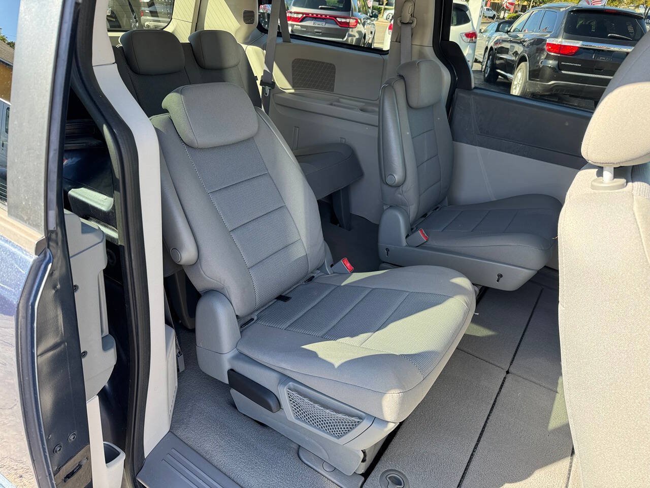 Used 2009 Dodge Grand Caravan SE w/ Climate Group FWD image 19