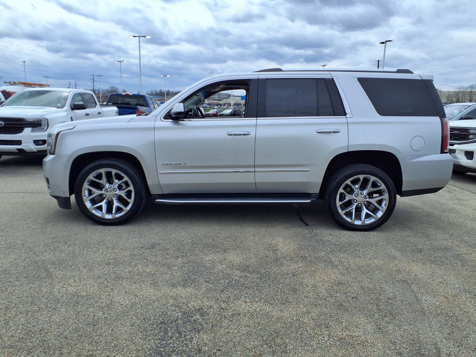 Used 2018 GMC Yukon Denali w/ Open Road Package image 3