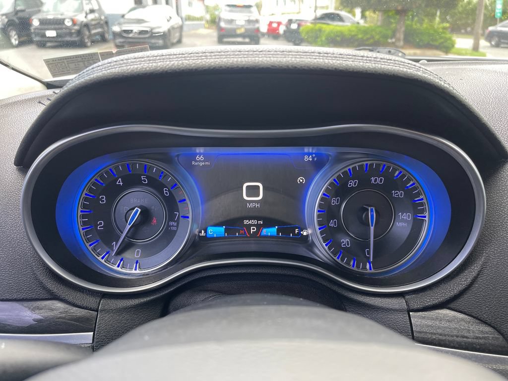 Used 2017 Chrysler 300 Limited RWD image 21