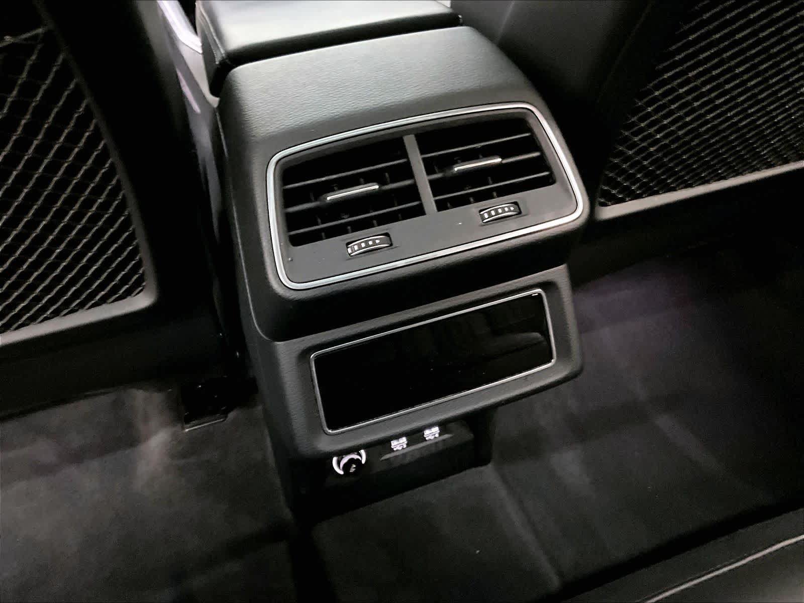 Used 2019 Audi e-tron Prestige w/ Prestige Package AWD/4WD image 39