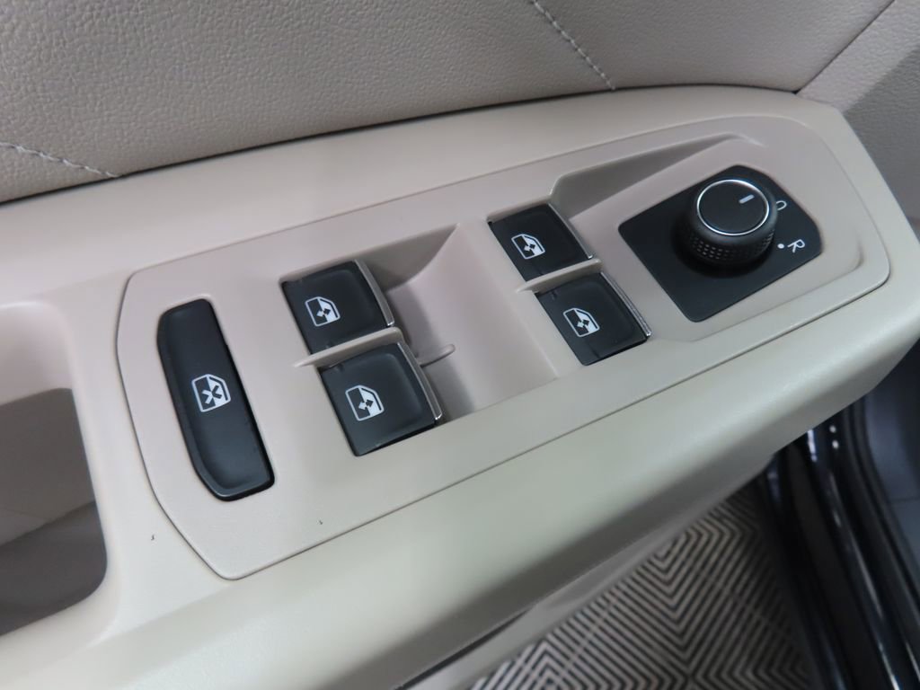 Used 2021 Volkswagen Atlas SEL R-Line AWD/4WD image 58
