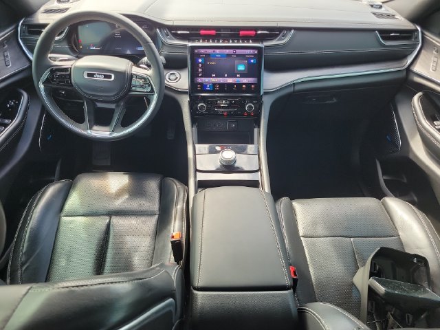 Used 2023 Jeep Grand Cherokee Overland w/ Luxury Tech Group IV RWD image 14